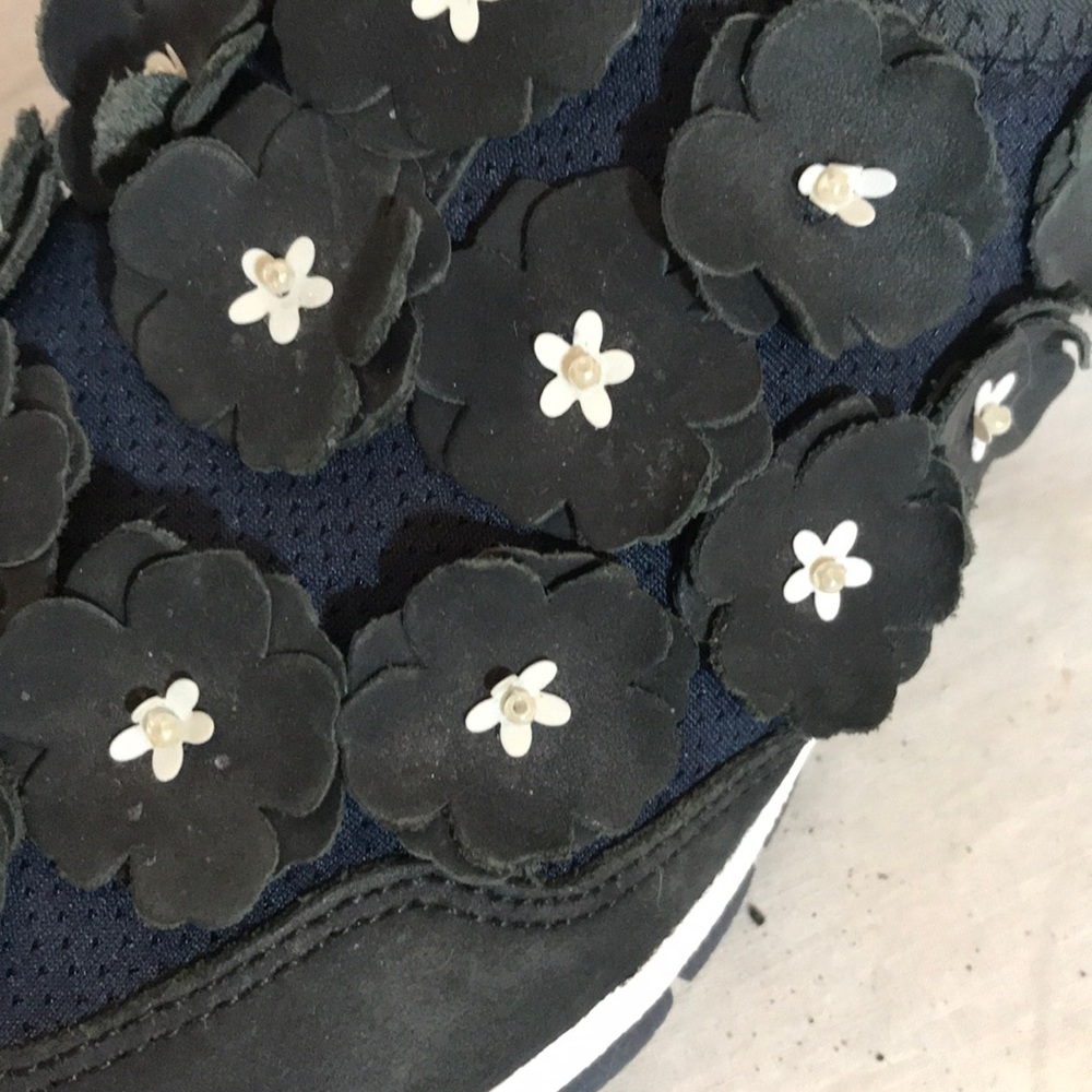 “MARC CAIN” Navy Leather Floral Sneakers. - Picture 9 of 12